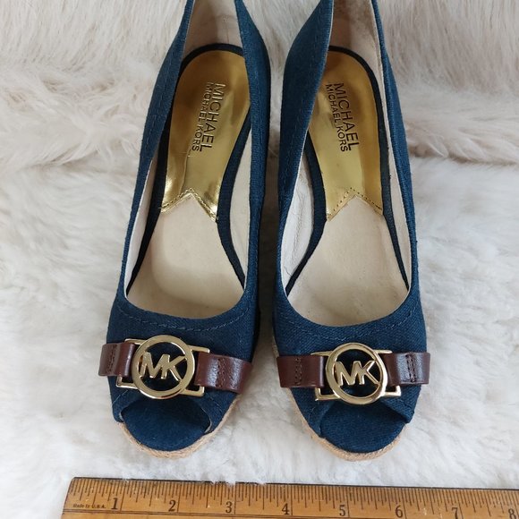 Michael Kors Women's Blue Gold MK Espadrille Wedge Peep Toe Sandals 6 1/2M - Picture 2 of 9